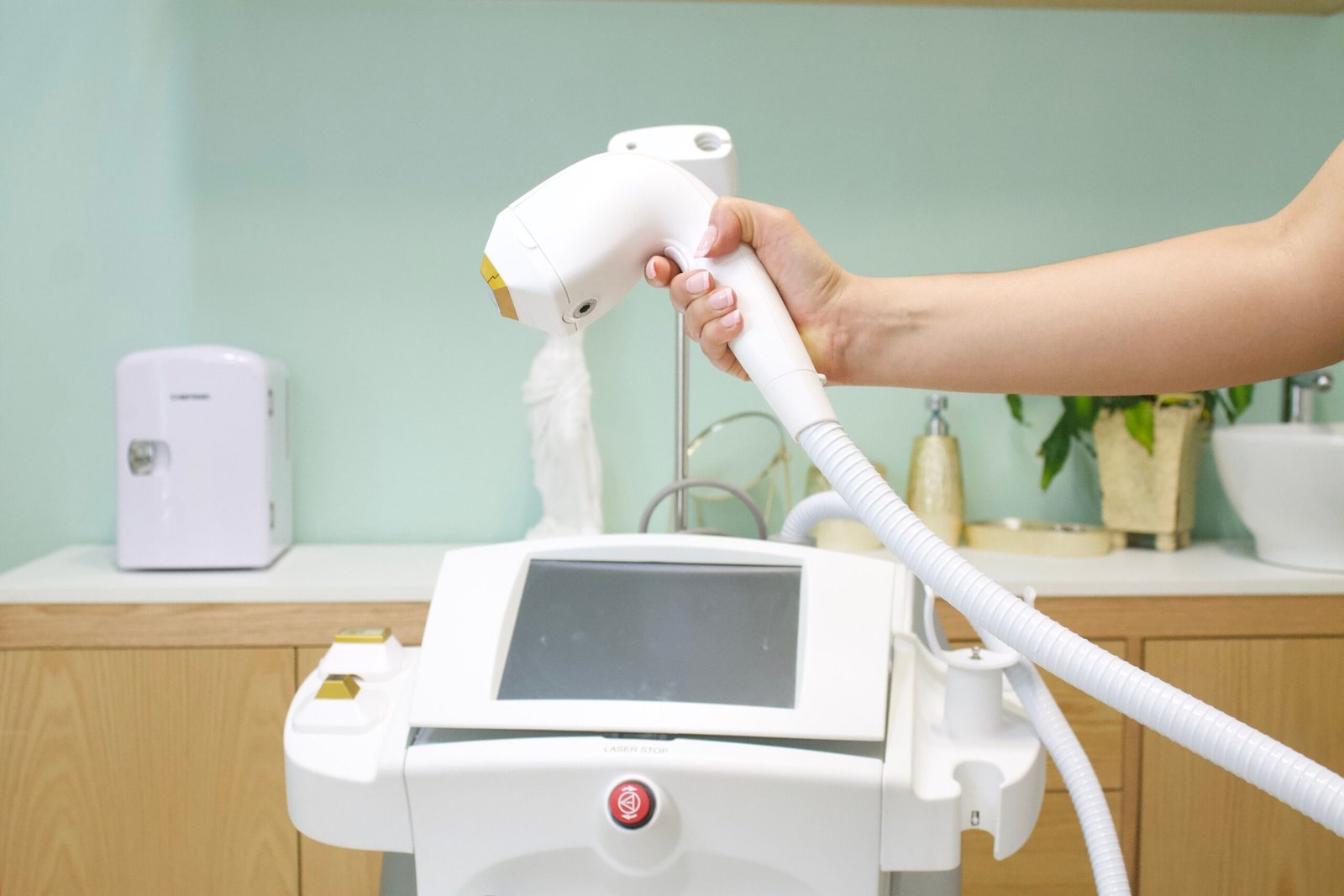 Smooth, hair-free skin results from professional electrolysis